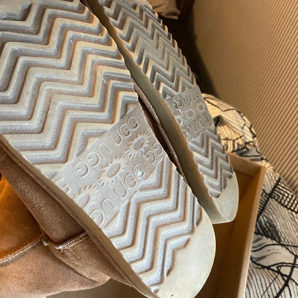 Uggs - image 5